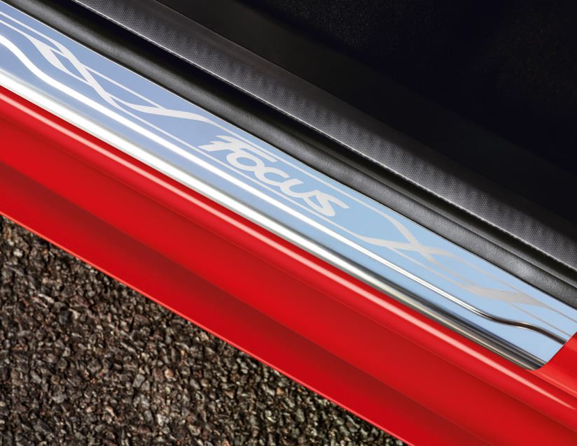 super-cool-fashion-focus-einstiegszierleisten-inklusive-einbau-achtung-nur-fur-modell-ab-10-2014-hot-on-sale_0.jpg